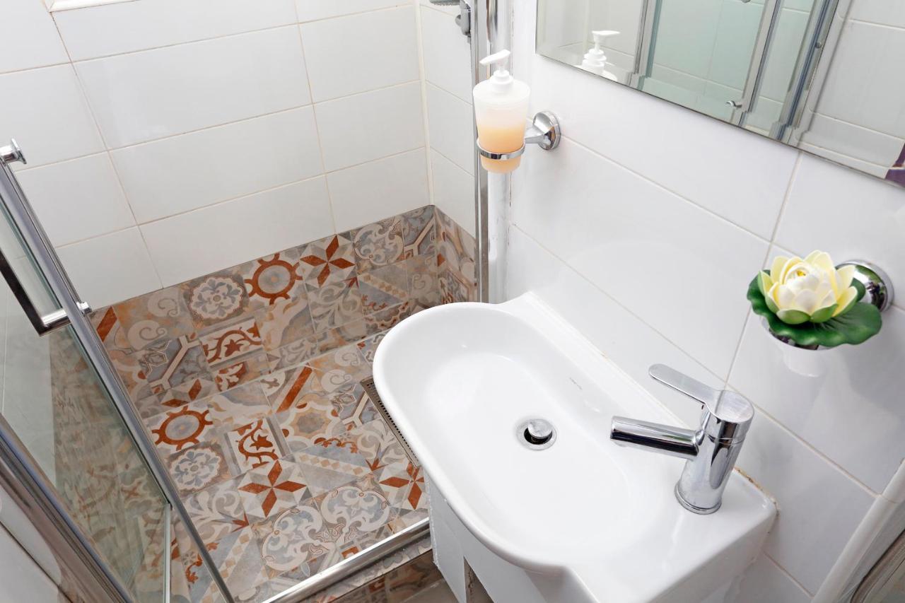 Central Apartment Very Close To Old City Bucarest Esterno foto