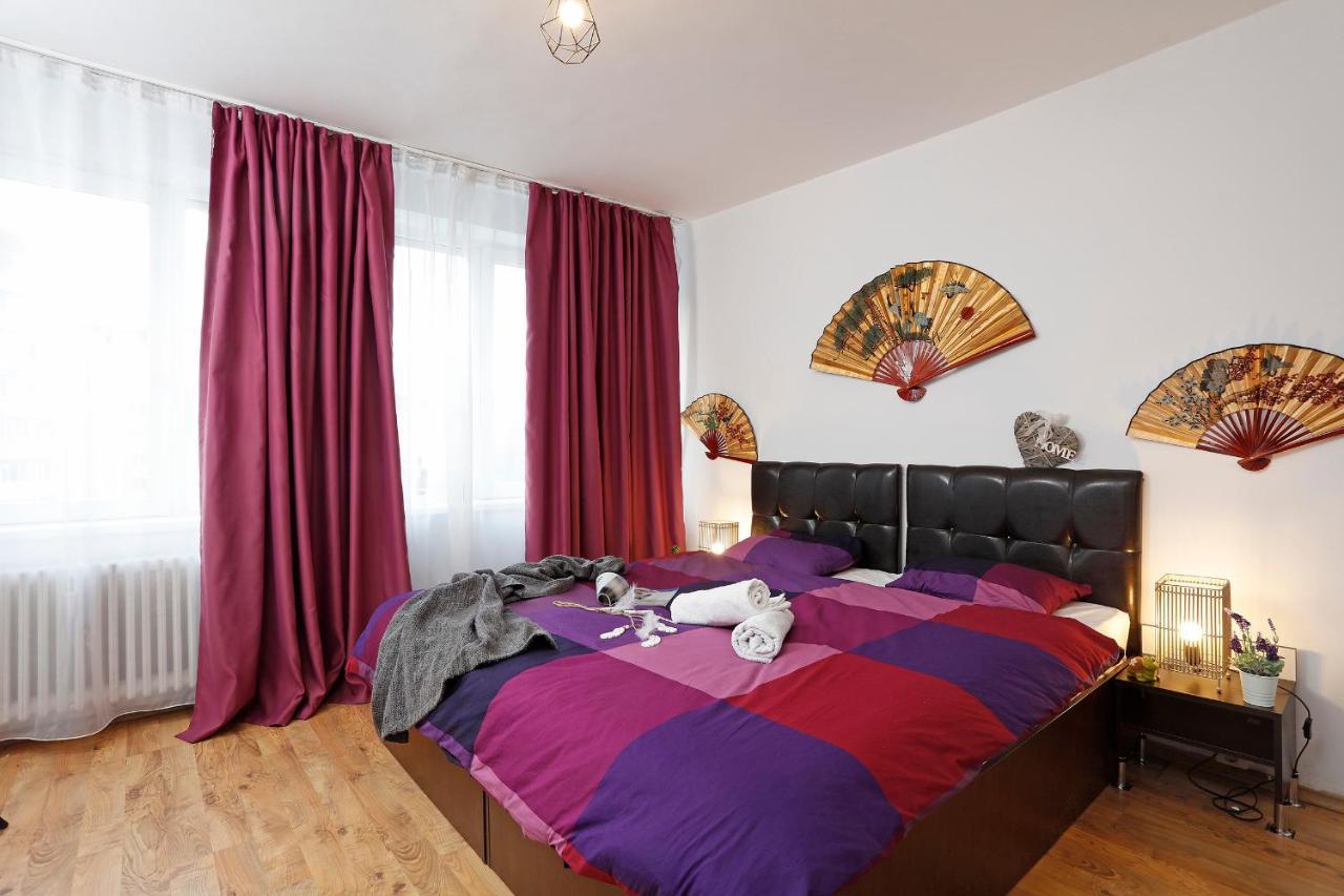 Central Apartment Very Close To Old City Bucarest Esterno foto