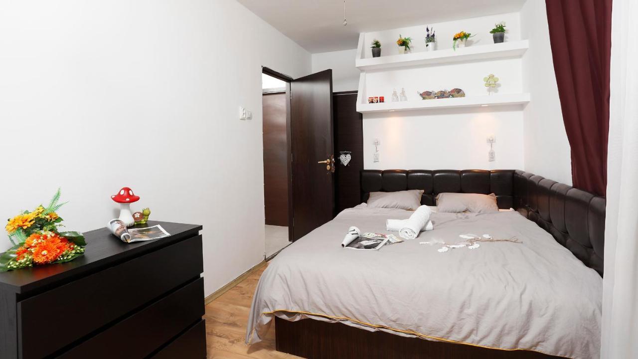 Central Apartment Very Close To Old City Bucarest Esterno foto