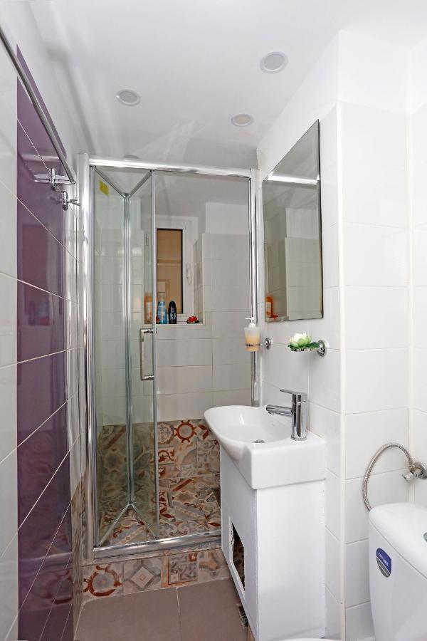 Central Apartment Very Close To Old City Bucarest Esterno foto
