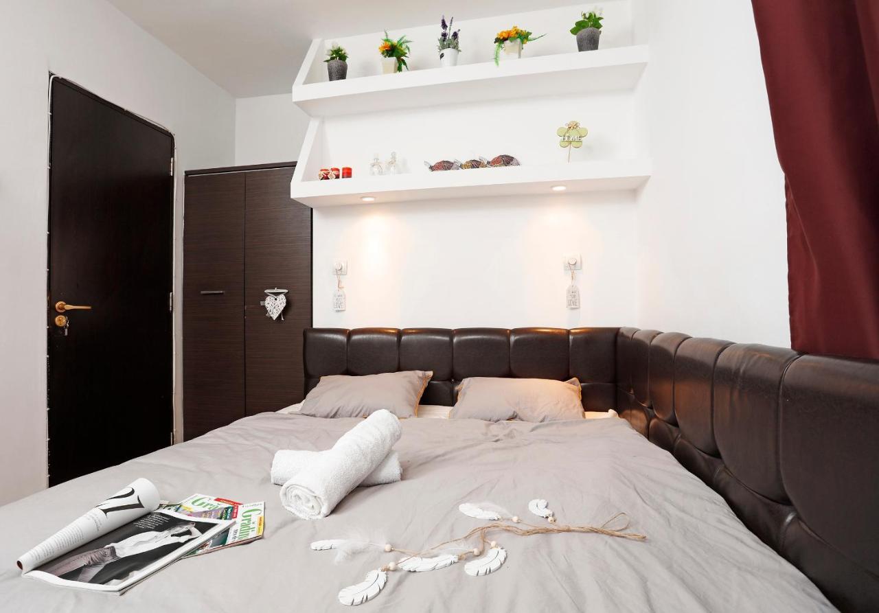 Central Apartment Very Close To Old City Bucarest Esterno foto